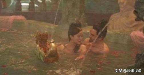 在古代，皇帝洗澡的时候，是宫女伺候还是太监伺候？