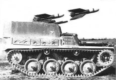 二战奇葩坦克| 法兰西飙车王 无敌“小强”竟能痛扁高级重坦？