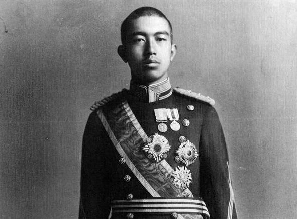 日本天皇去世，日方希望中国前去参加葬礼，中国4字硬气回击